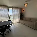 No 32\' Sea Side, 50M From The Beach