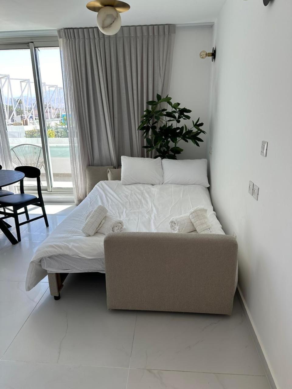 No 32' Sea Side, 50m From The